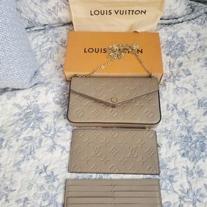 Louis Vuitton pouchette